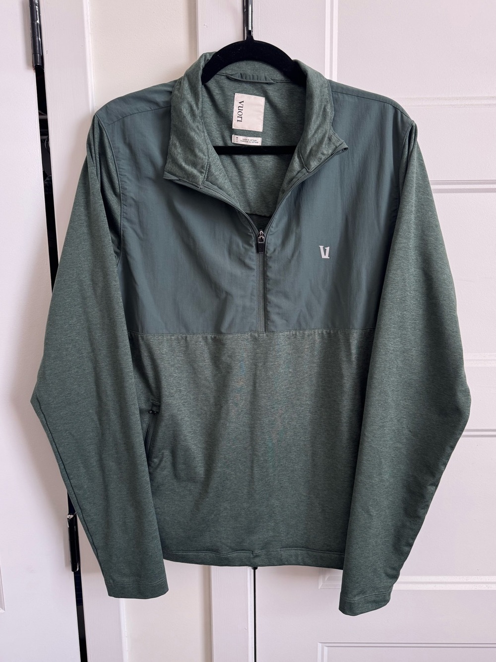 Vuori Sunday Elemental Half Zip Men’s Athletic Pullover in Agate Green Heather